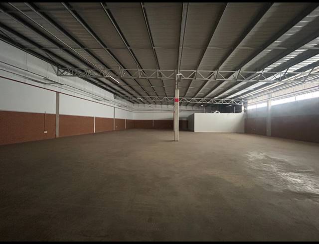 869M² WAREHOUSE TO LET IN CLAYVILLE
